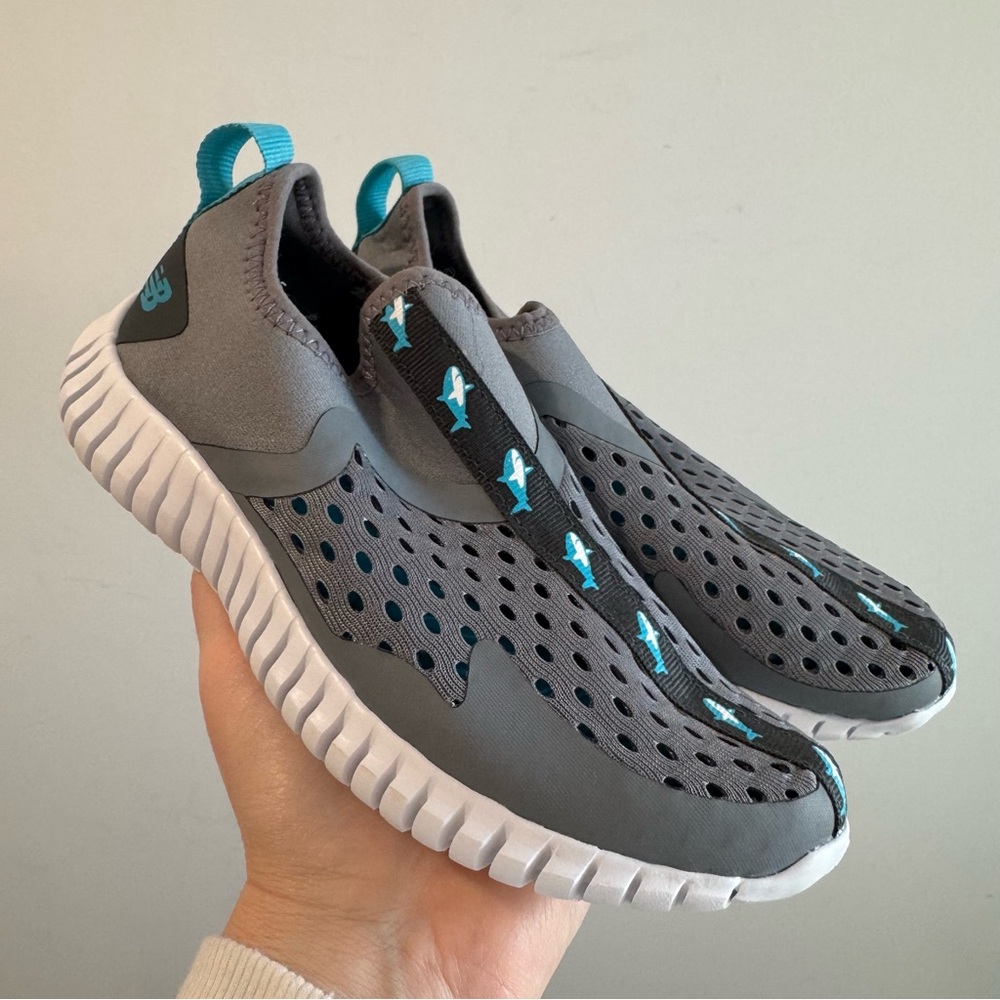 New Balance Kids' Aqua Drift V1 Slip On Shark Print Water Shoes Size 1
